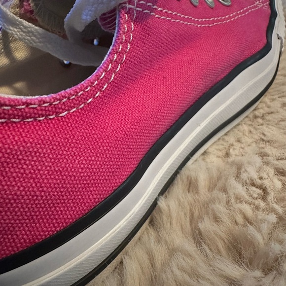 Bright Pink Low Top Converse Women’s 7 - Picture 12 of 12